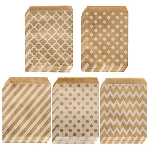 Small brown kraft paper snack bags for party food portioning